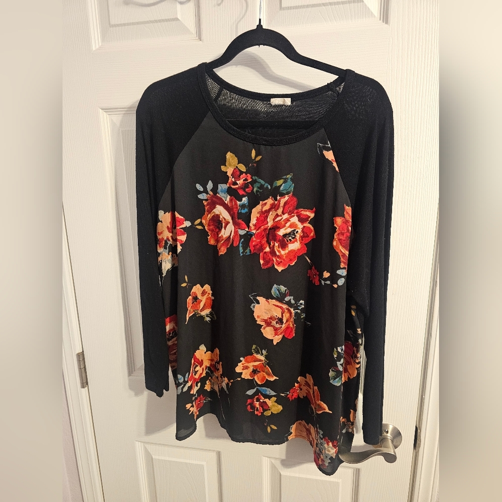 Le Lis Black Floral Long Sleeve Top